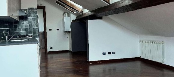 Квартира с 2 комнатами в Генуя, Италия № 172318 7