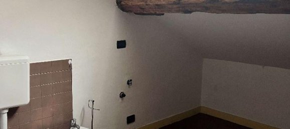 Квартира с 2 комнатами в Генуя, Италия № 172318 3