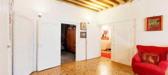 4 bedrooms Apartment in Venice, Italy No. 61548 37