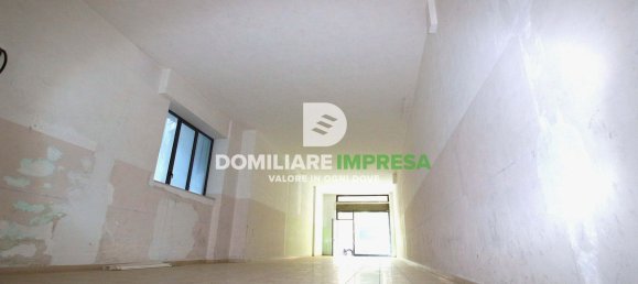 Коммерческая недвижимость 403м² в Лечче, Италия № 144708 19