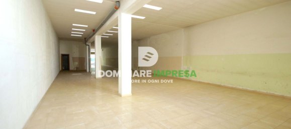 Коммерческая недвижимость 403м² в Лечче, Италия № 144708 13