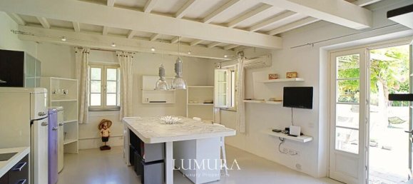 5 bedrooms House in Lucca, Italy No. 119218 14