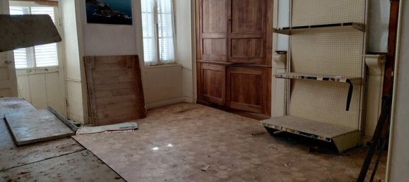 10 rooms House in Cantal, France No. 305644 3