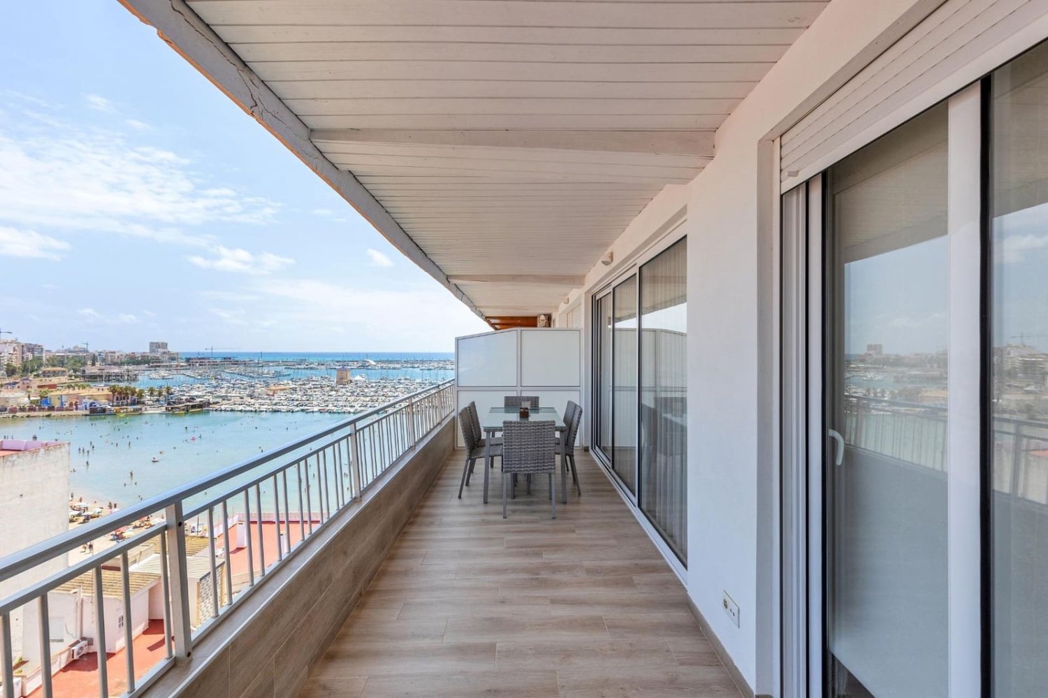 Квартира с 3 спальнями в Торревьеха, Испания № 133344