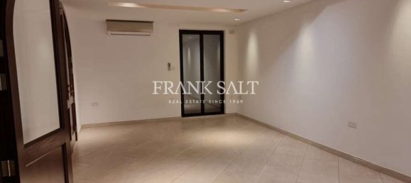 Casa de 4 dormitorios en Swieqi, Malta No. 9261 2