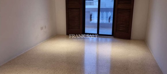 Casa de 4 dormitorios en Swieqi, Malta No. 9261 32