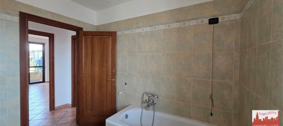 3 Schlafzimmer Villa in Borgo Ticino, Italy, Nr. 293016 27