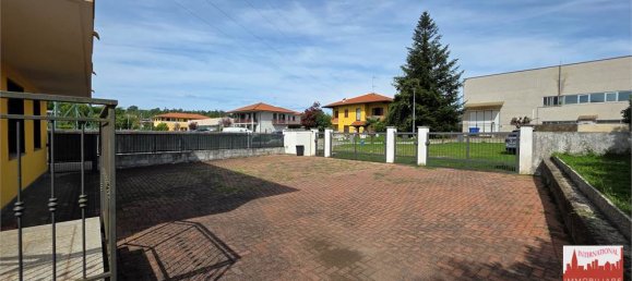 3 Schlafzimmer Villa in Borgo Ticino, Italy, Nr. 293016 2