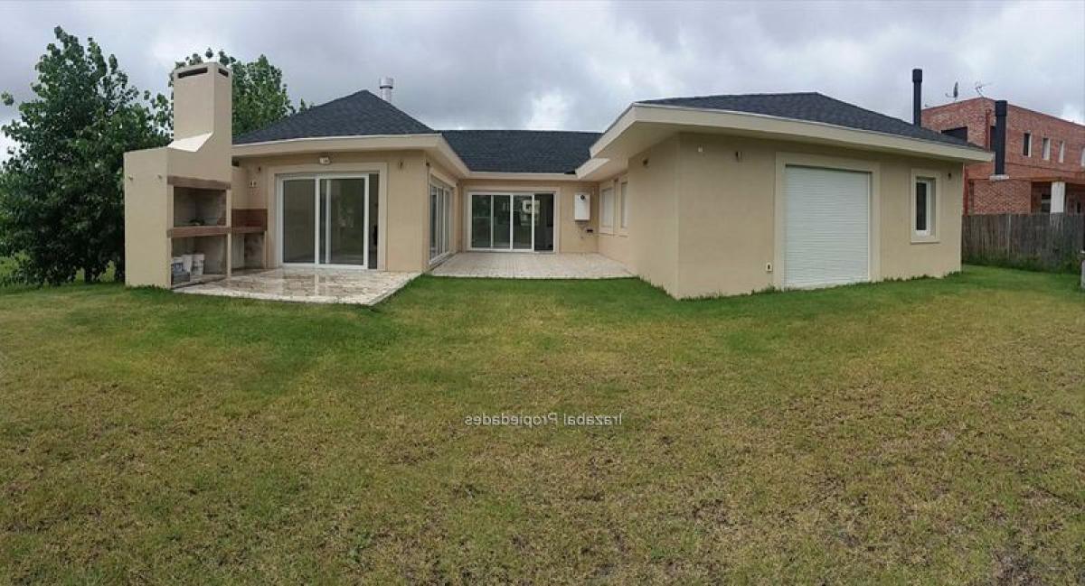 3 bedrooms House in Montevideo, Uruguay No. 8401