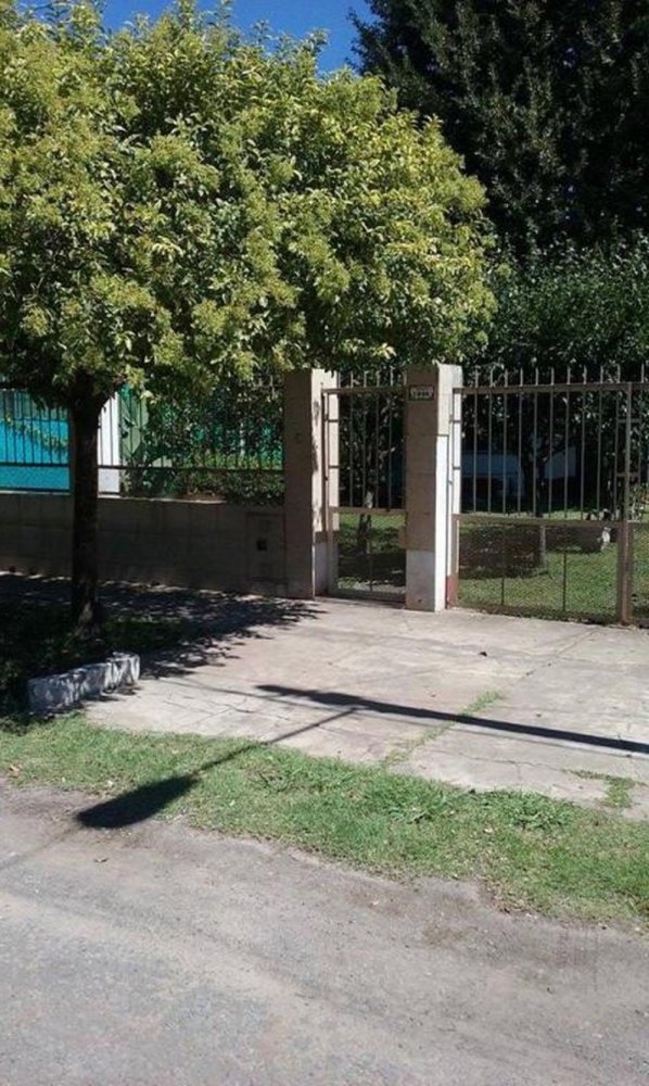 2 bedrooms House in Ituzaingo, Argentina No. 12256