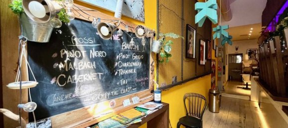 3 rooms Commercial property in Florence, Italy No. 355189 2