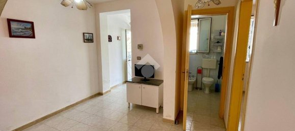 Casa de 3 dormitorios en Salve, Italy No. 330496 8