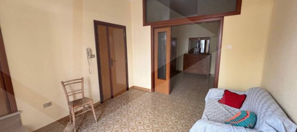 3-salle Appartement à San Giovanni Rotondo, Italy No. 23999 3