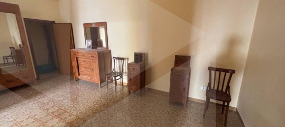3-salle Appartement à San Giovanni Rotondo, Italy No. 23999 7