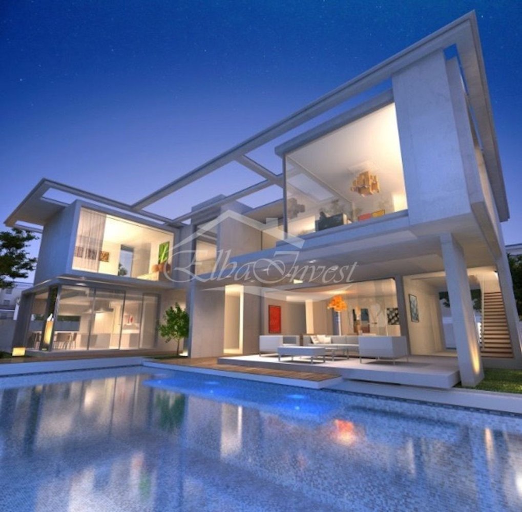 4 bedrooms House in Adeje, Spain No. 117963