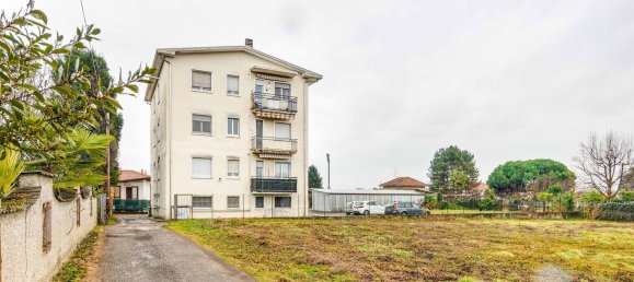 3-salle Appartement à Ferno, Italy No. 161008 20