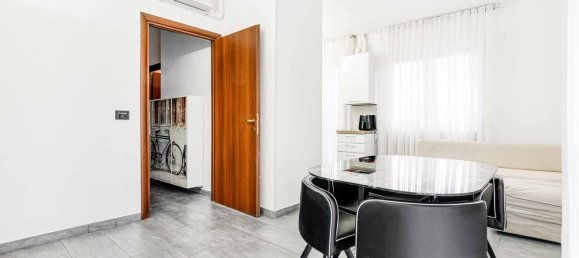 3-salle Appartement à Ferno, Italy No. 161008 3