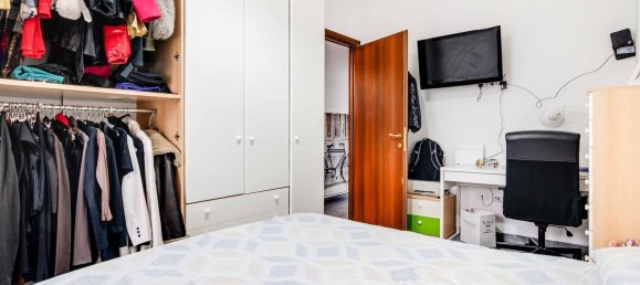 3-salle Appartement à Ferno, Italy No. 161008 19