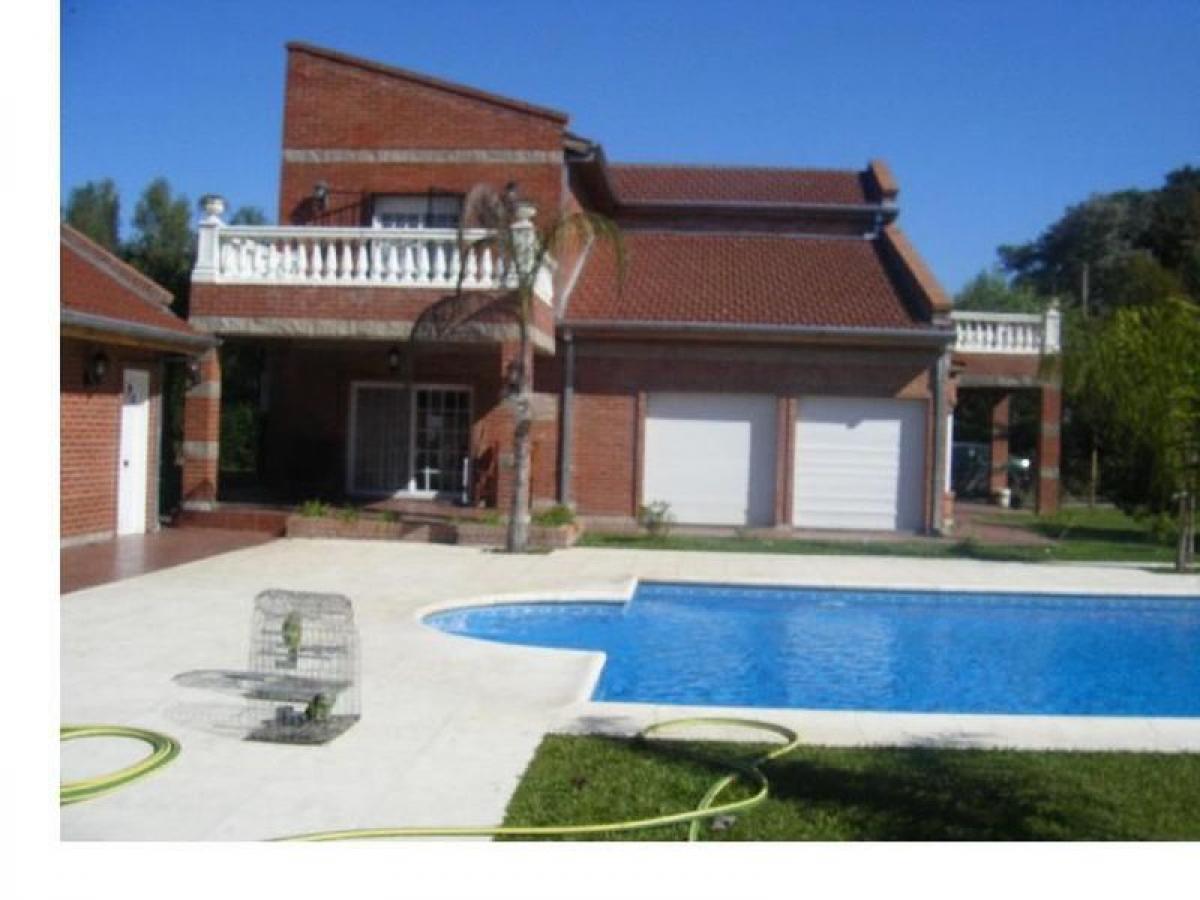 3 bedrooms House in Moreno, Argentina No. 80786