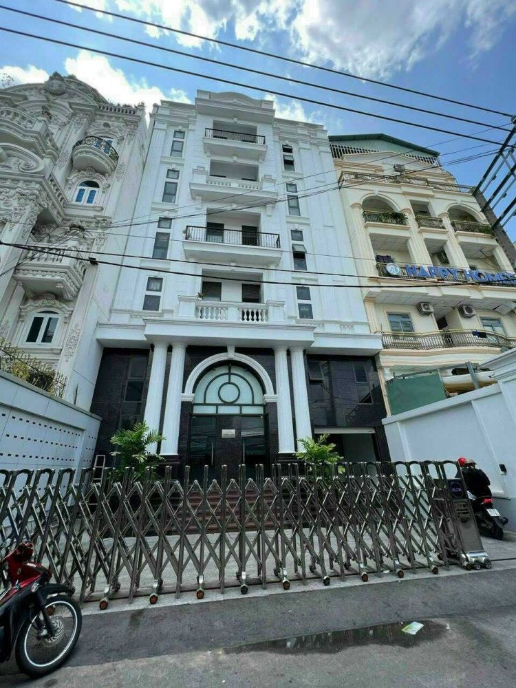 496m² Apartment in District 7, Vietnam No. 15883