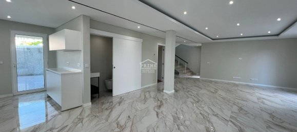 4 bedrooms Villa in Funchal, Portugal No. 128234 4