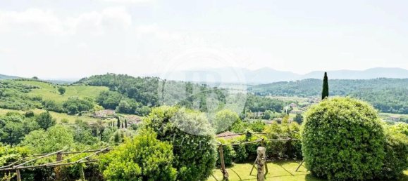 13 bedrooms Villa in Lucca, Italy No. 102372 5