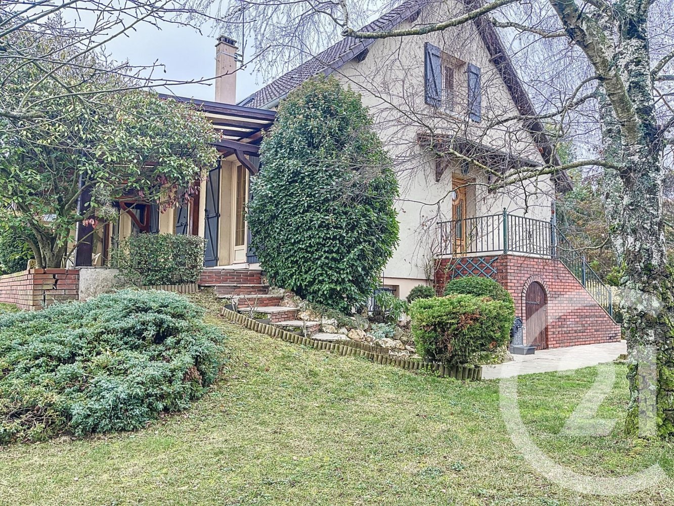 Casa de 4 dormitorios en Luisant, France No. 80872