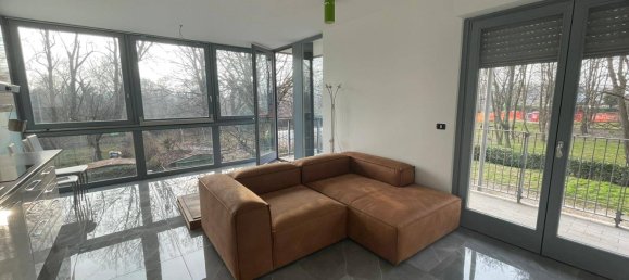 2 bedrooms Apartment in Turin, Italy No. 210461 4