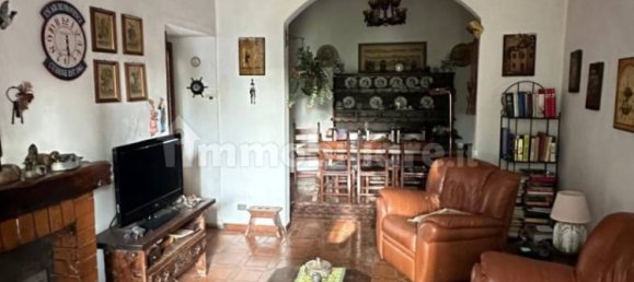 Casa de 6 dormitorios en Gavirate, Italy No. 75415 8