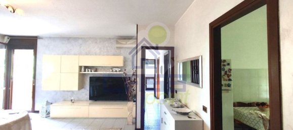 Квартира с 6 комнатами в Весковато, Италия № 112384 3