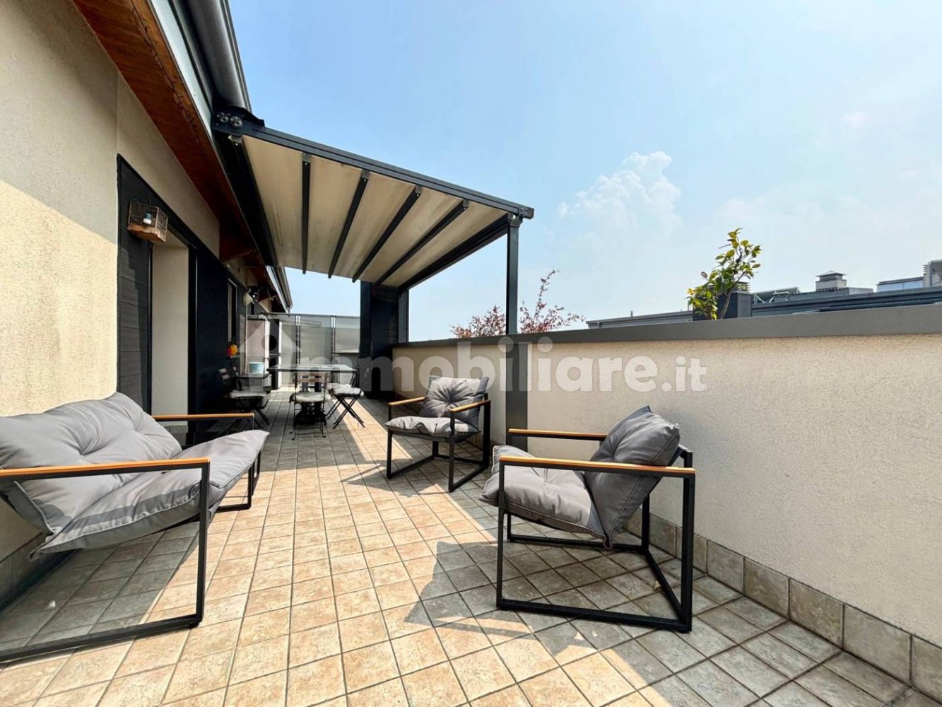 2 bedrooms Penthouse in Assago, Italy No. 313001