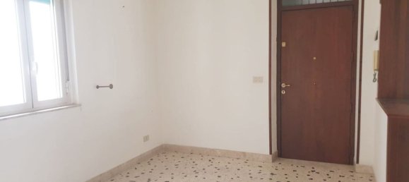5 rooms Apartment in Palermo, Italy No. 74069 2