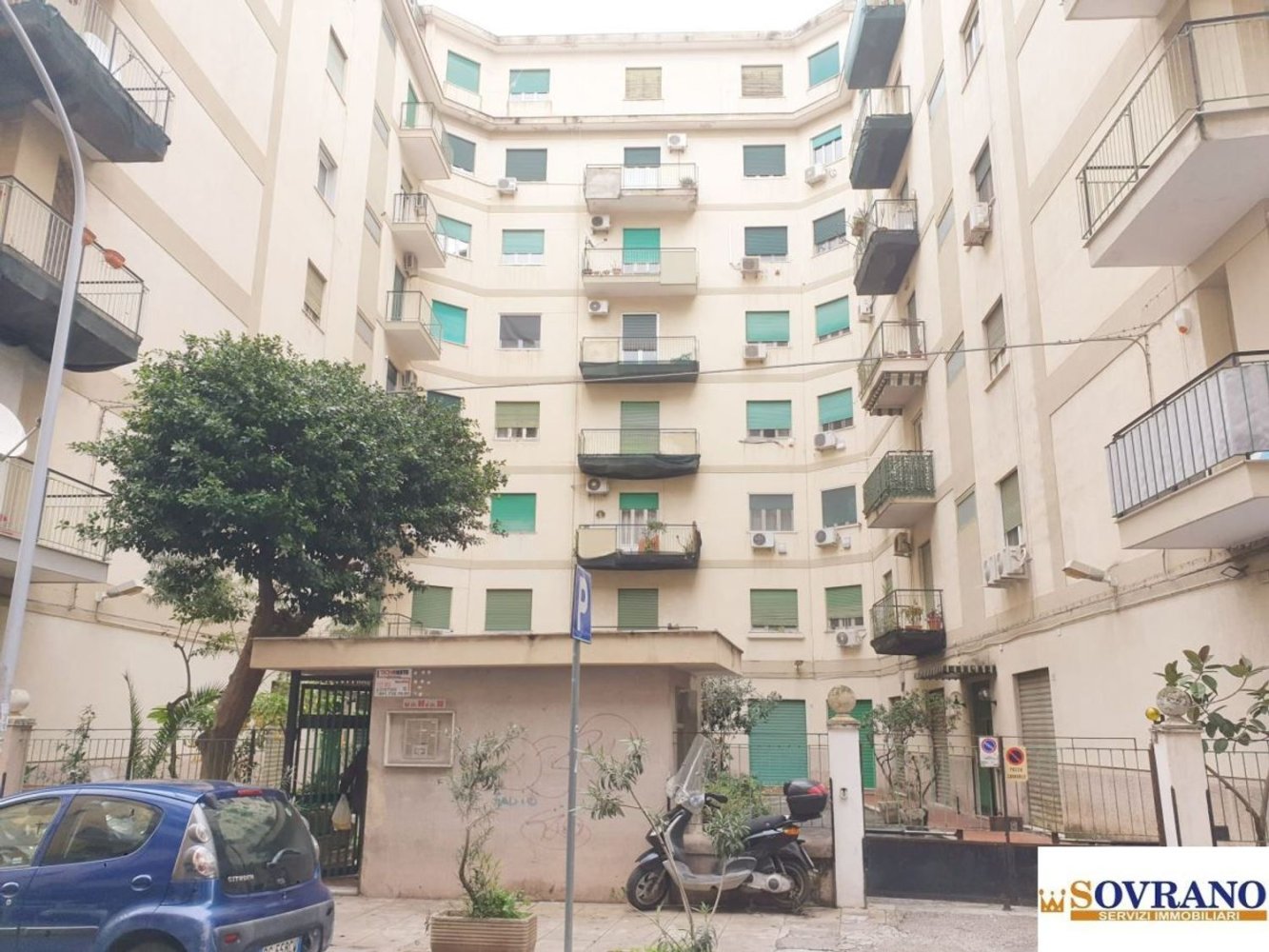 5 rooms Apartment in Palermo, Italy No. 74069