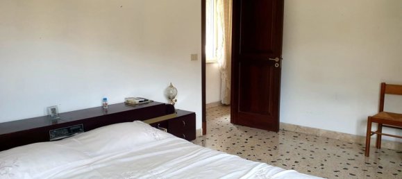 5 rooms Apartment in Palermo, Italy No. 74069 11