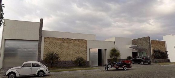 3 bedrooms House in Puebla, Mexico No. 186886 2