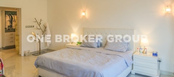4 bedrooms Villa in Palm Jumeirah, UAE No. 227 12