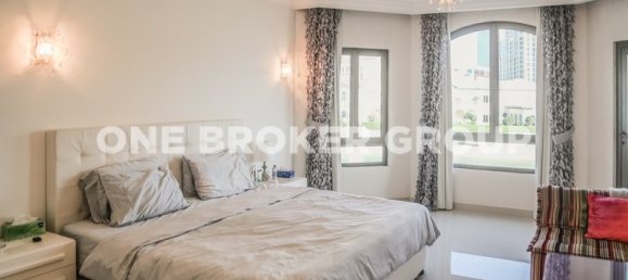 4 bedrooms Villa in Palm Jumeirah, UAE No. 227 13