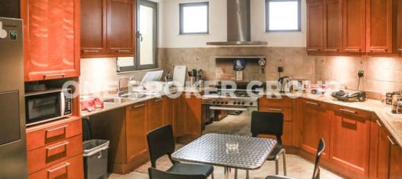 4 bedrooms Villa in Palm Jumeirah, UAE No. 227 6