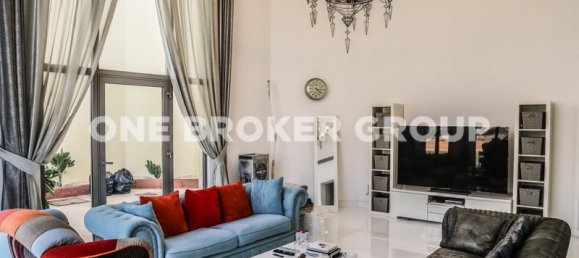 4 bedrooms Villa in Palm Jumeirah, UAE No. 227 7