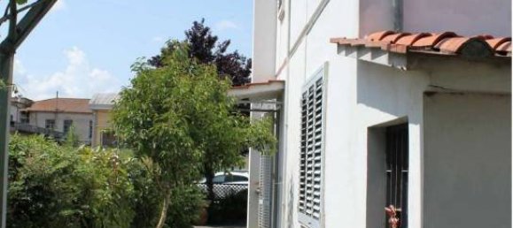 6 bedrooms Apartment in Fucecchio, Italy No. 190132 5