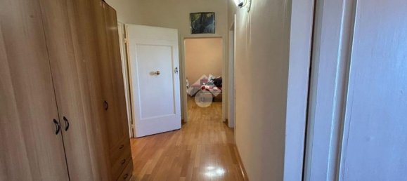 5 rooms Apartment in Perugia, Italy No. 173820 10