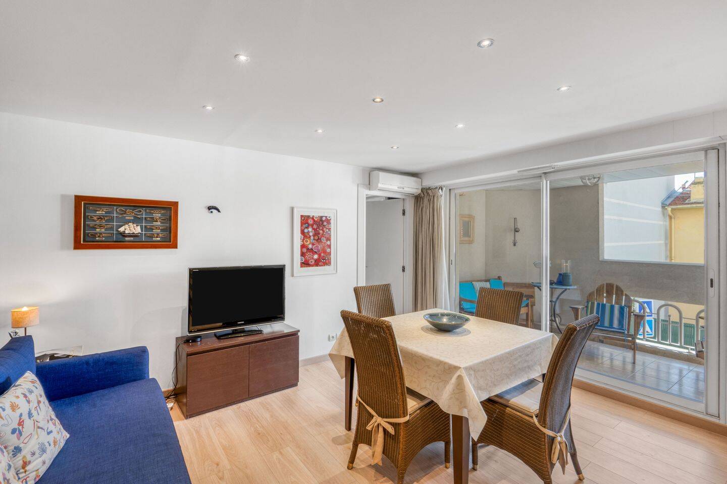 2 bedrooms Apartment in Alpes-Maritimes, France No. 333631