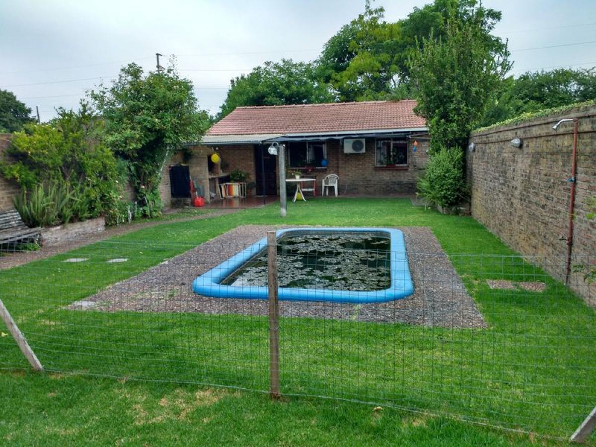 3 bedrooms House in Almirante Brown, Argentina No. 84212