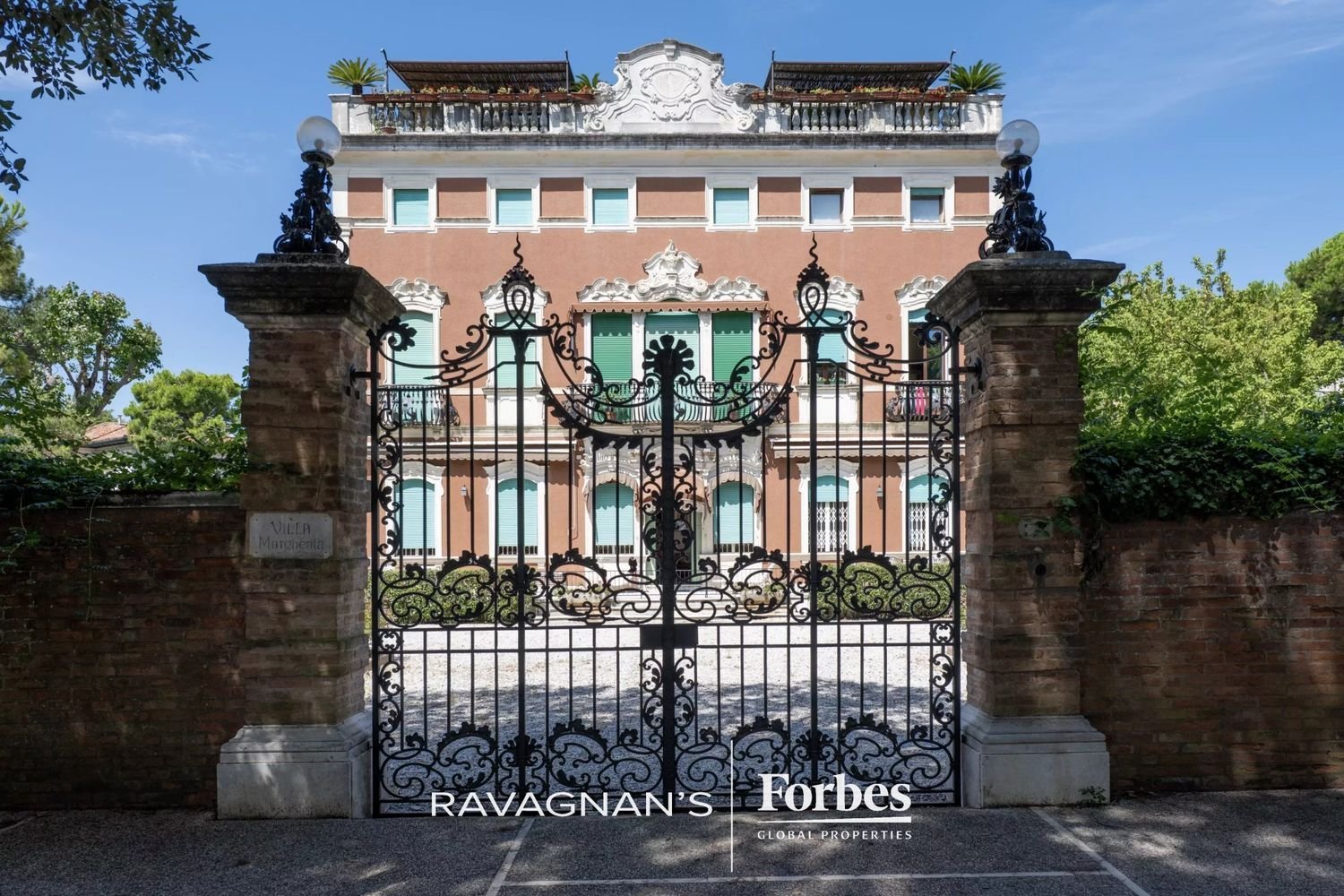 5 rooms Apartment in Venice, Italy No. 284731