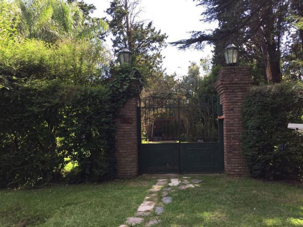  Land in Malvinas Argentinas, Argentina No. 115470