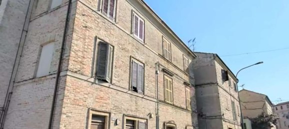 5 rooms Apartment in Macerata, Italy No. 78045 2