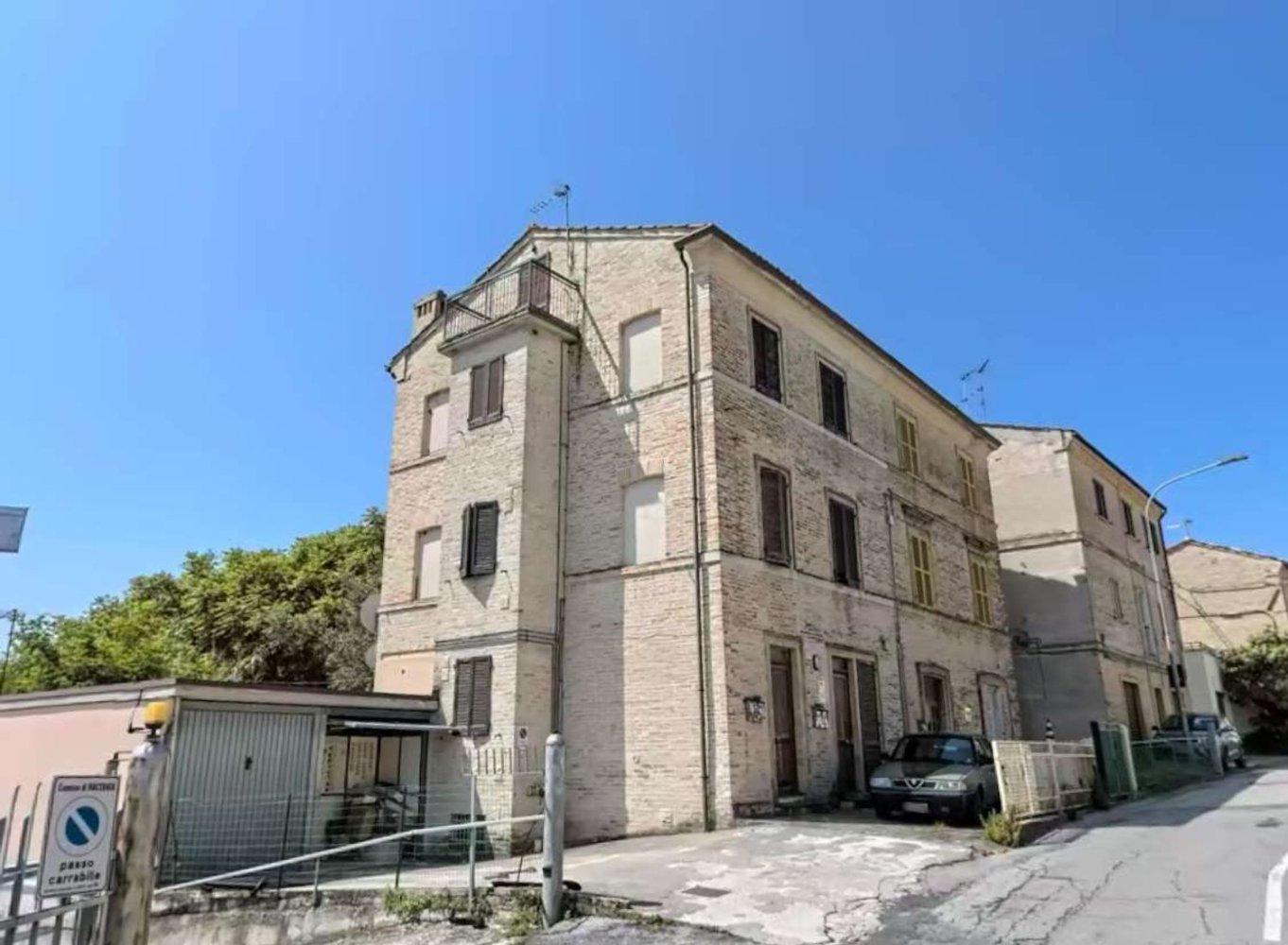 5 rooms Apartment in Macerata, Italy No. 78045