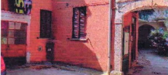 5 rooms Apartment in Cuvio, Italy No. 183552 2