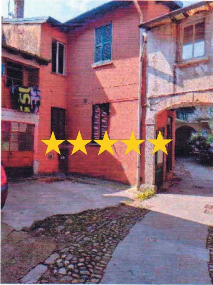 5 rooms Apartment in Cuvio, Italy No. 183552