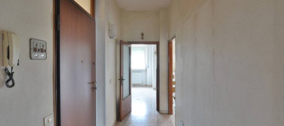 3 bedrooms Apartment in Montecassiano, Italy No. 119054 3